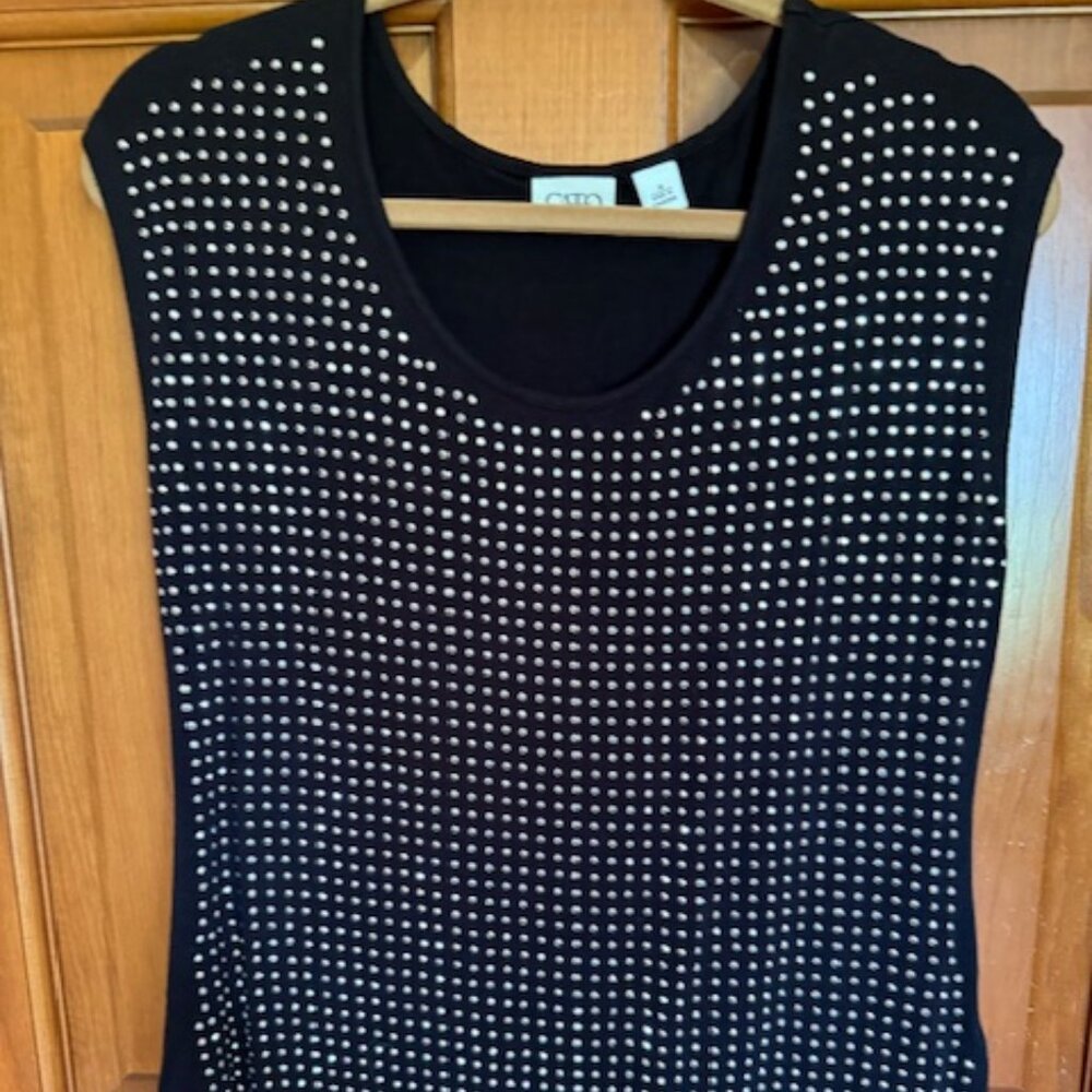 SOLD>>>>>>>>Cato Shirt Womens Medium Black Short Sleeve Stretch  Embellished Top